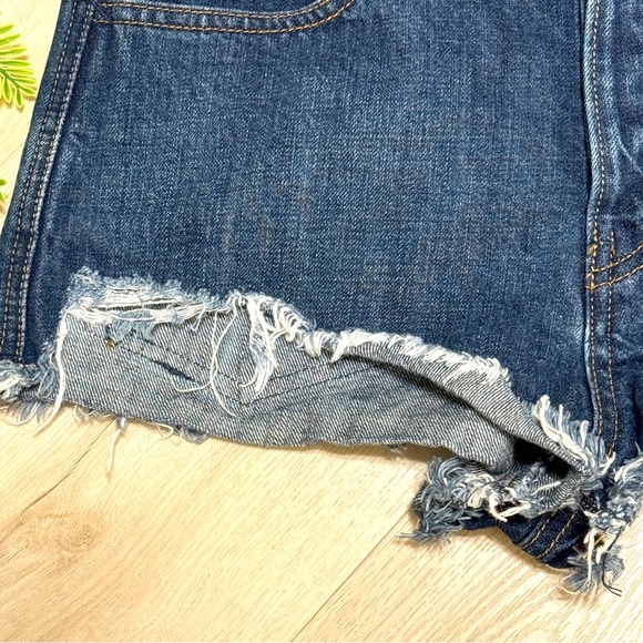 FREE PEOPLE Women’s Jean Shorts Sz 27 - Picture 3 of 11